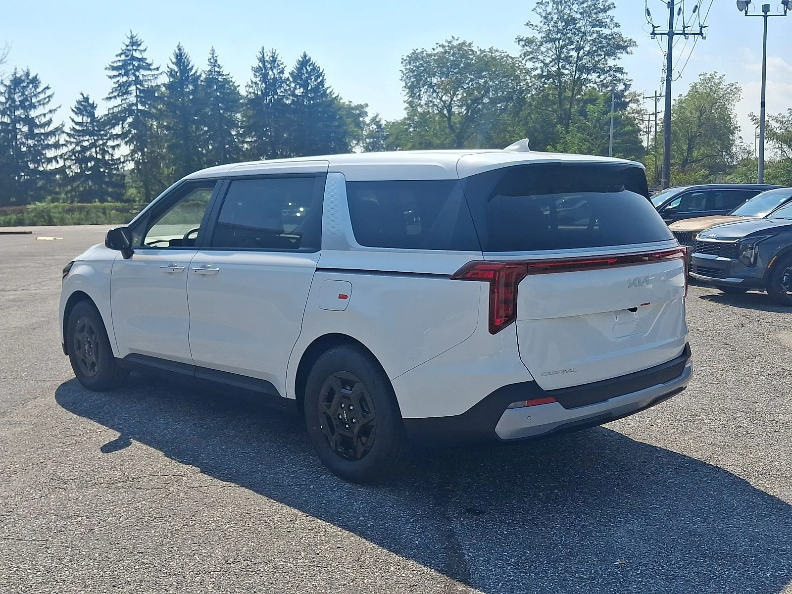 New 2027 White Kia LXS image 4