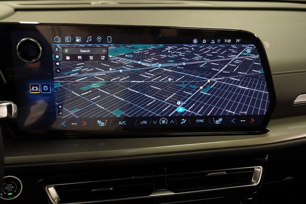 2027 Chevrolet Traverse LT - Photo 17