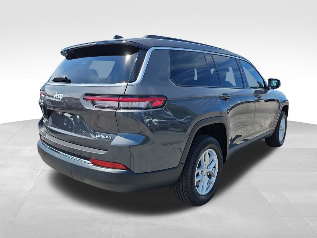 New 2026 Baltic Gray Metallic Clear-Coat Exterior Paint Jeep Laredo image 5
