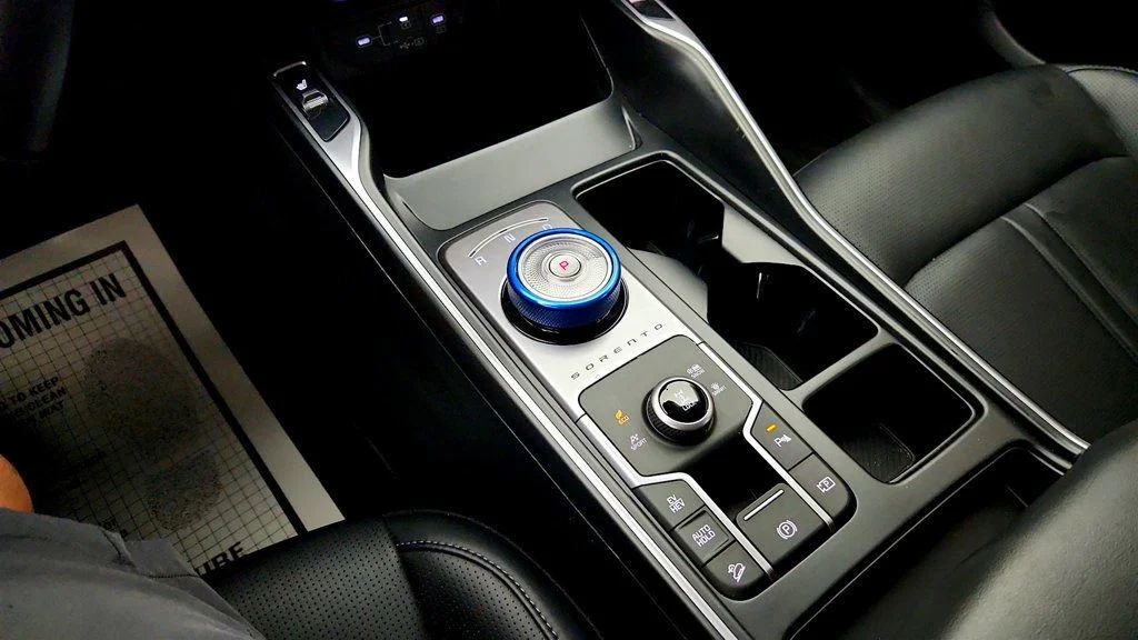 Used 2025 Mineral Blue Kia EX AWD image 17
