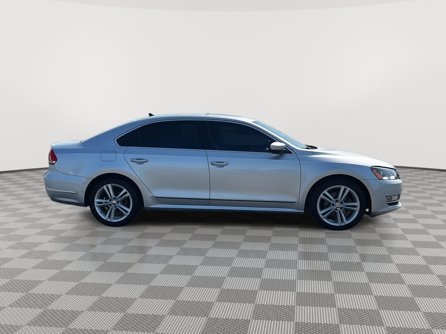 Used 2014 Volkswagen Passat SEL Premium with VIN 1VWCN7A38EC100978 for sale in Kansas City