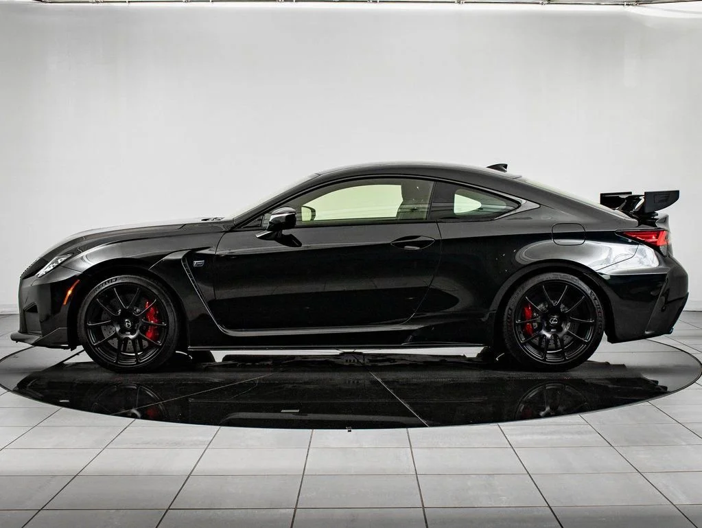 2024 Lexus RC F - Photo 11