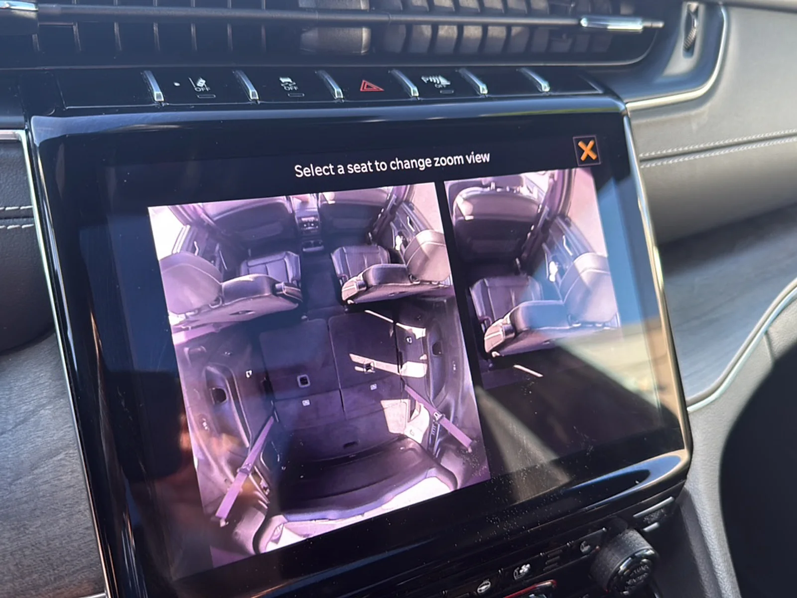 Certified Used 2023 Diamond Black Crystal Pearlcoat Jeep Overland 4x4 image 31
