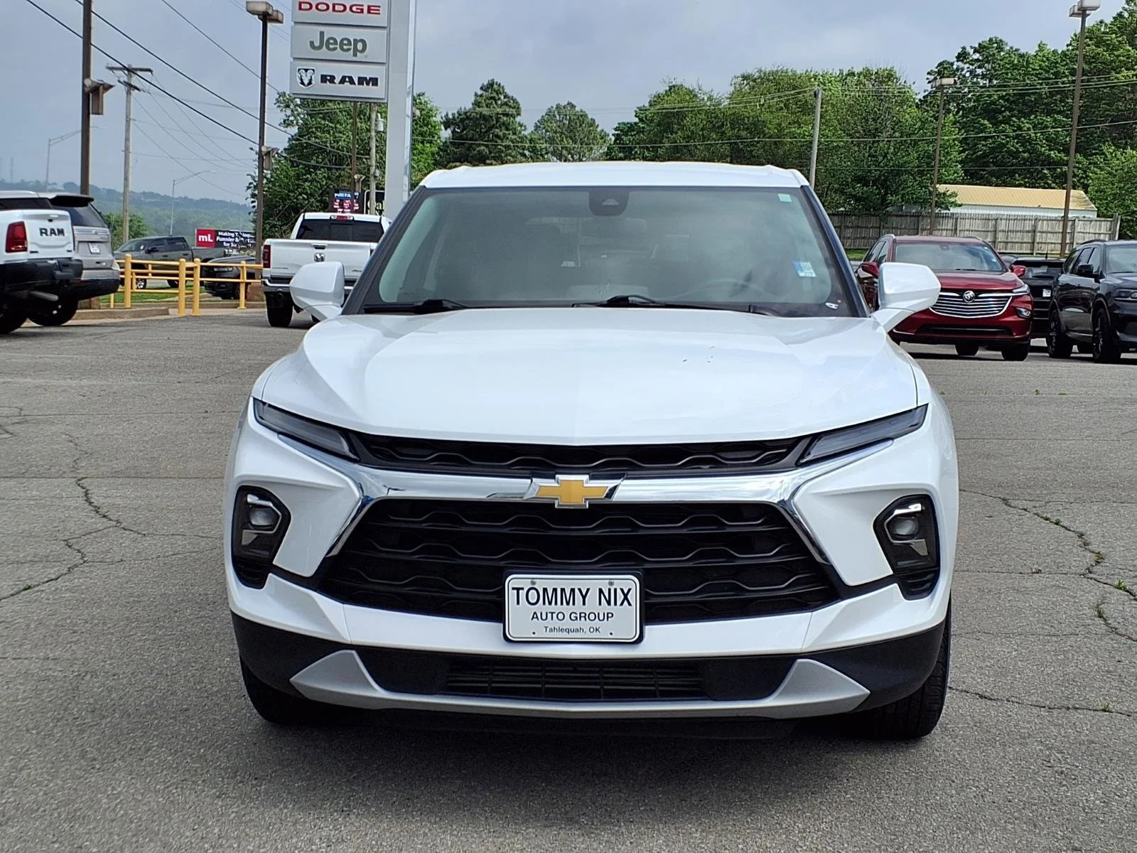 Used 2025 Summit White Chevrolet LT image 21