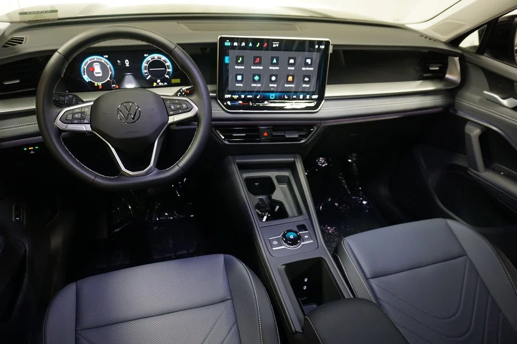 New 2026 Deep Black Volkswagen 2.0T SE image 13