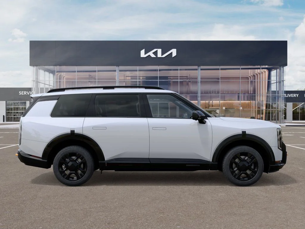New 2027 White Kia X-Pro SX-Prestige image 7