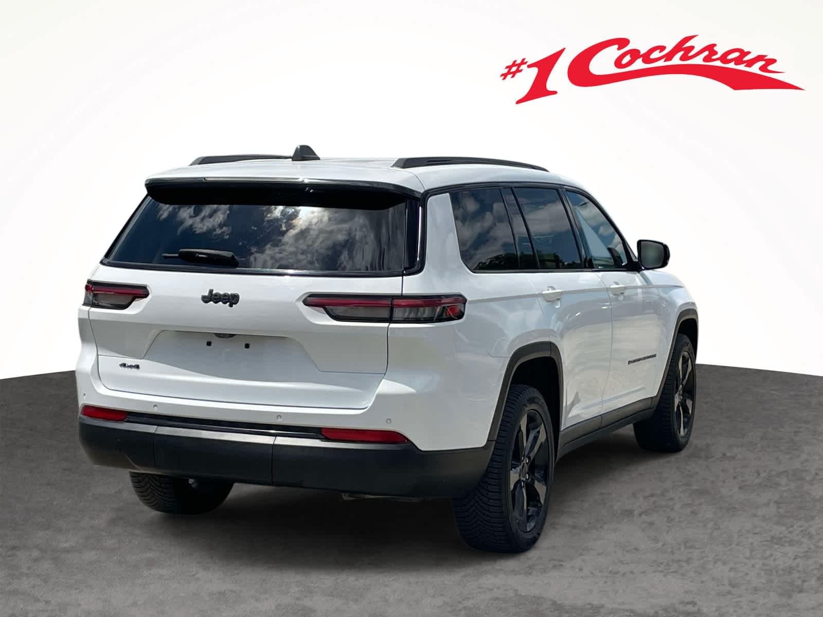 Used 2023 Whi/white Jeep Altitude image 7