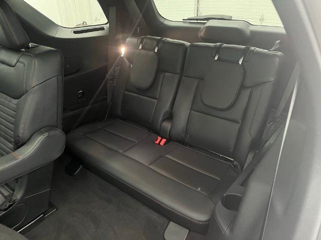 New 2026 Star White Metallic Tri-Coat Ford ST-Line image 34