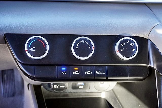 Used 2024 Black Hyundai SE image 25