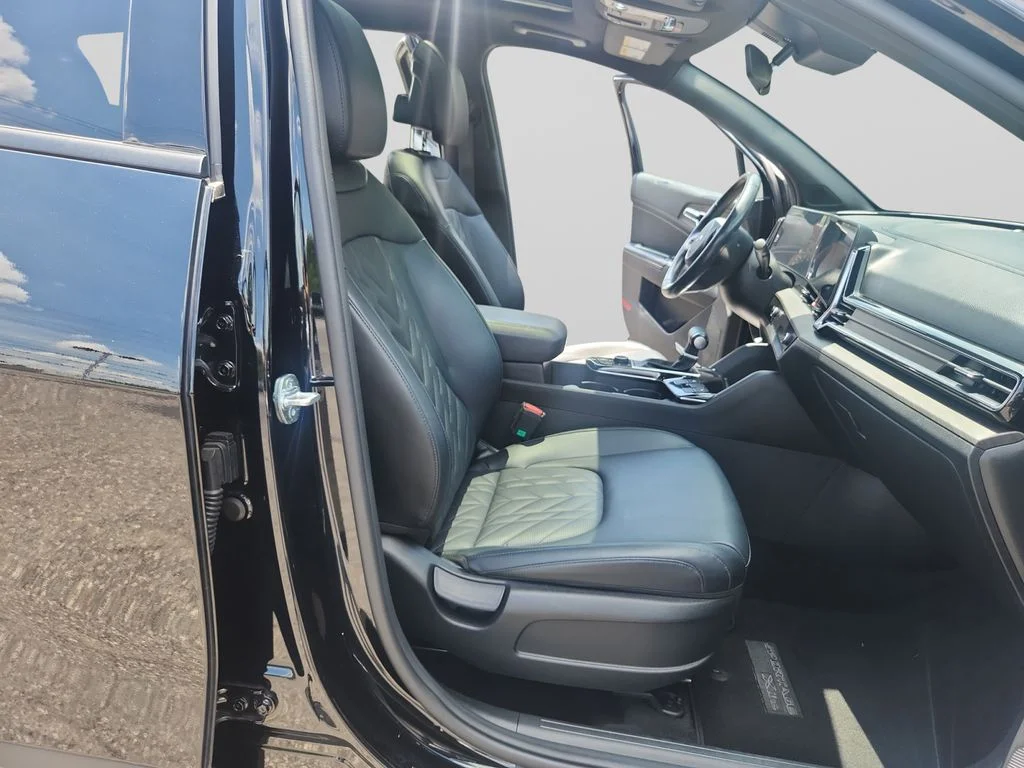 Used 2024 Black Kia X-Line image 17