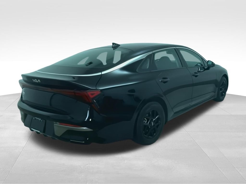 Used 2026 Black Kia LXS image 9
