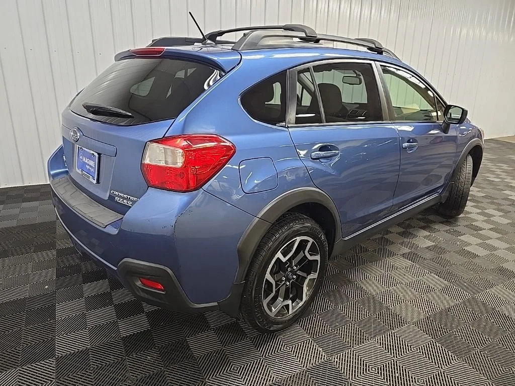 Used 2016 Blue Subaru 2.0i Premium image 10