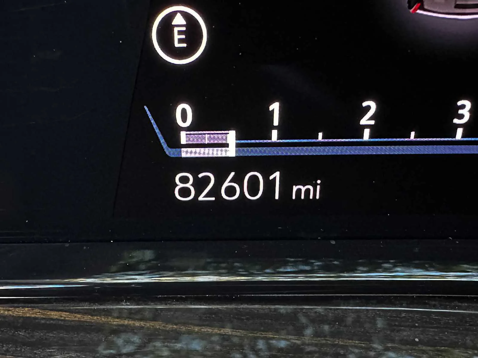Used 2023 Argent Silver Metallic Cadillac Sport image 9