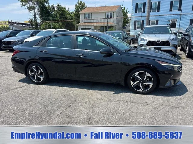 Used 2022 Black Hyundai SEL image 6