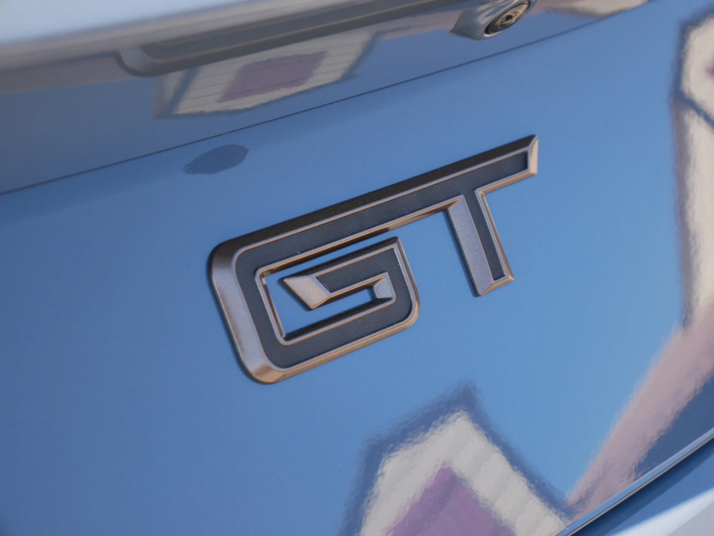 New 2025 Vapor Blue Metallic Ford GT Premium image 18
