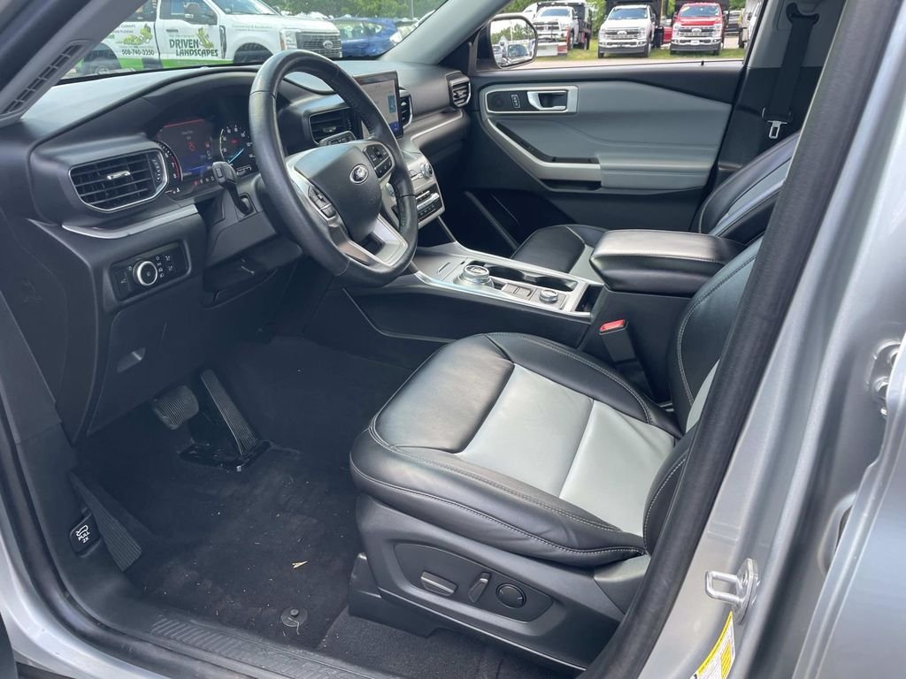 Used 2023 Silver Ford XLT image 17