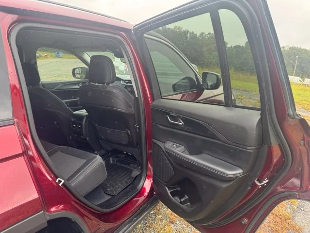 Used 2023 Red Jeep Laredo image 15