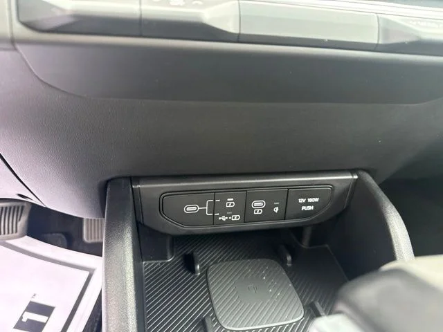 Used 2025 White Kia EX image 21