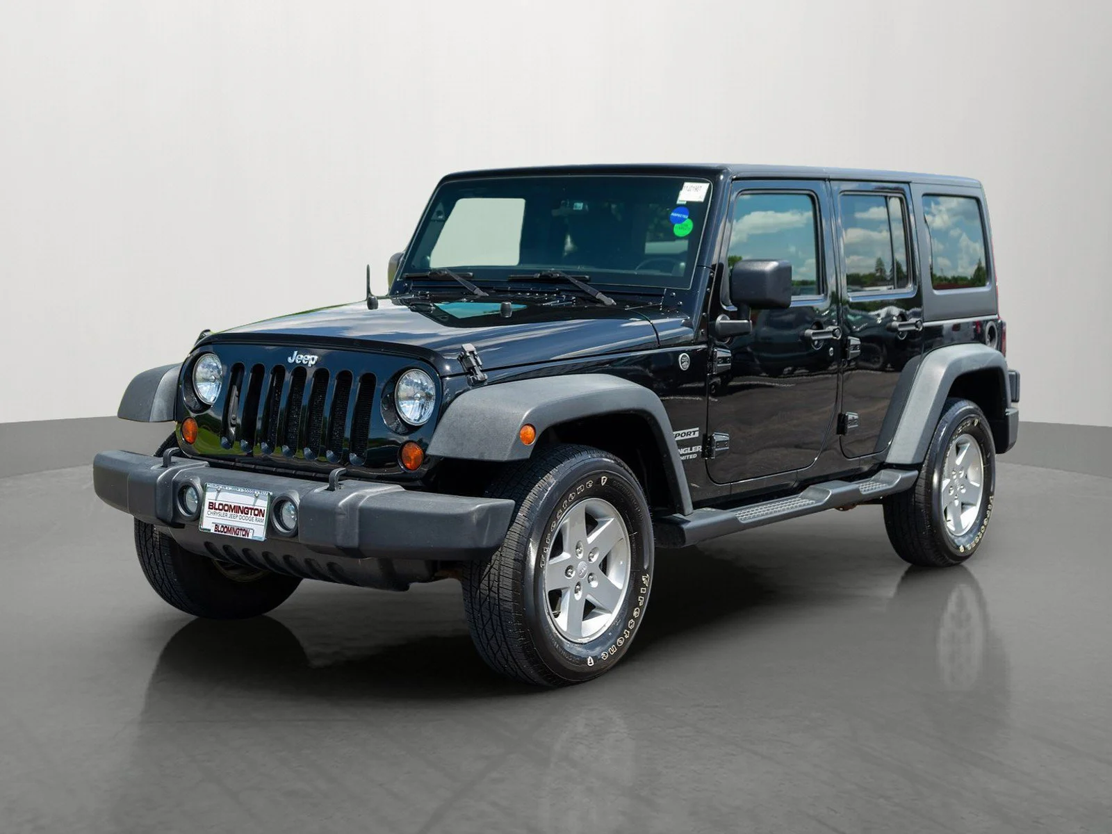 Used 2012 Black Clearcoat Jeep Unlimited Sport image 3