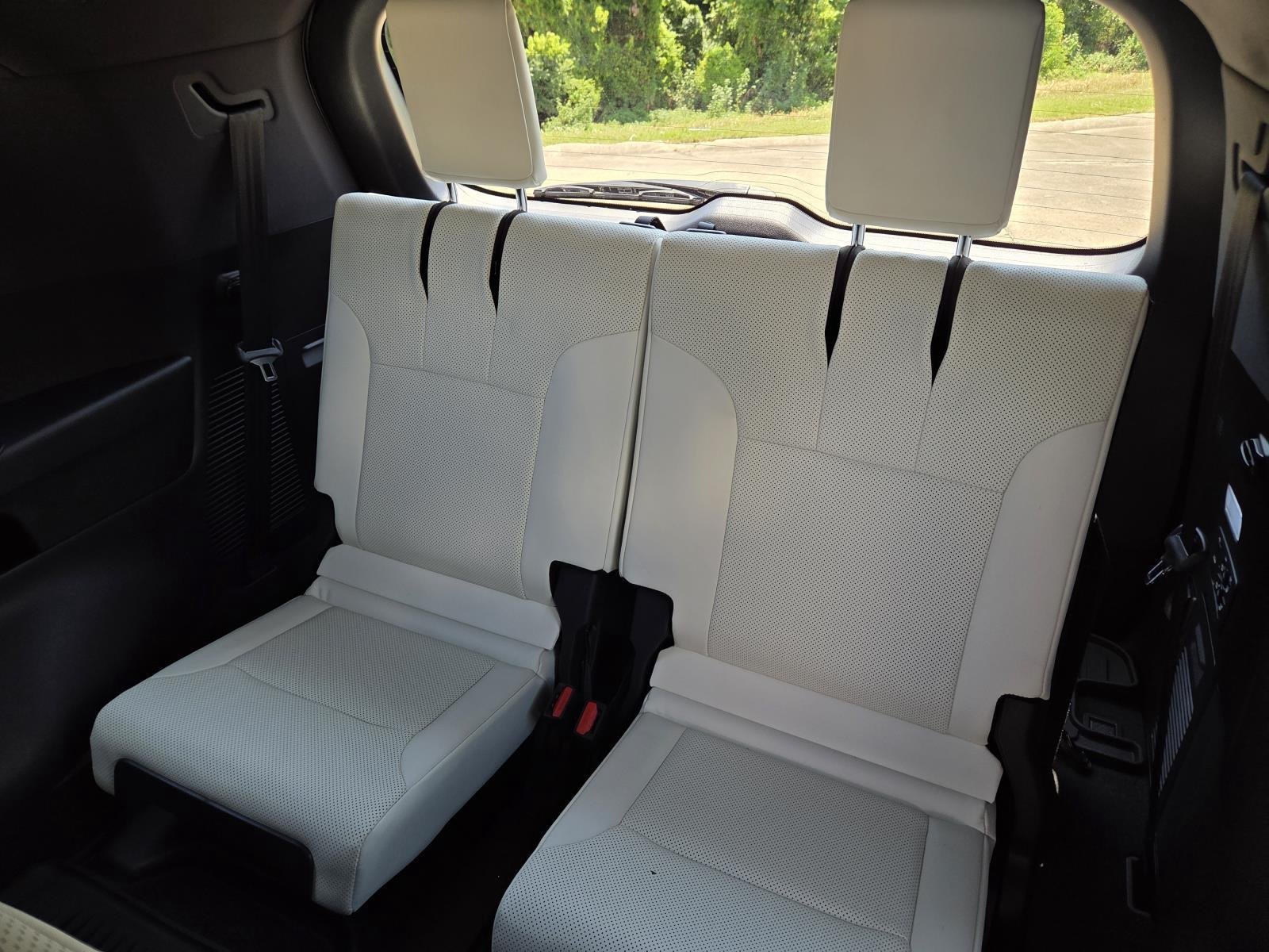 Used 2023 Eminent White Pearl Lexus LX 600 Luxury image 40