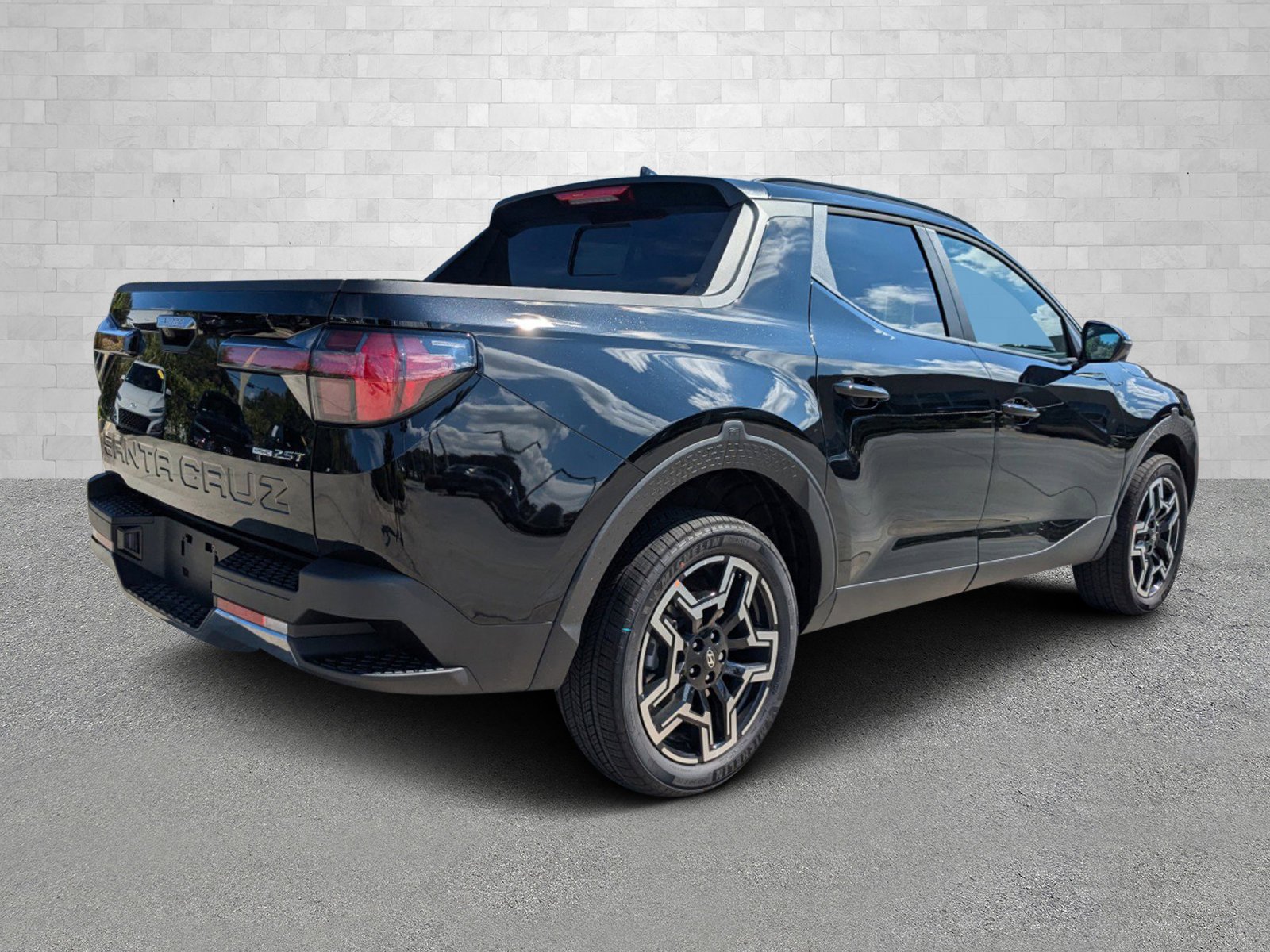 New 2025 Hyundai SANTA CRUZ Limited Crew Cab Pickup in Naples