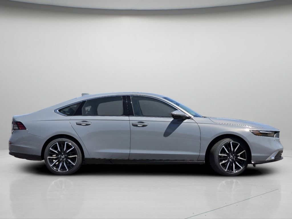 New 2026 Urban Gray Pearl Honda Touring image 9