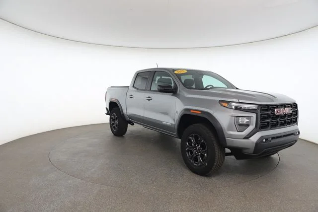 Used 2025 Silver GMC Elevation image 28