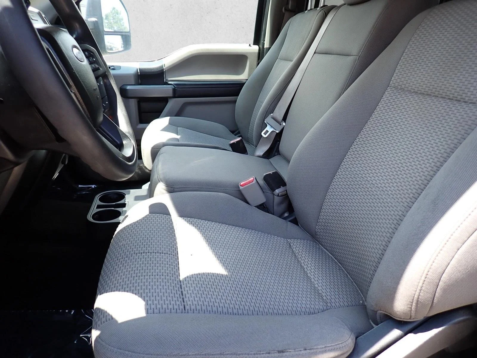 Used 2017 Magnetic Metallic Ford XLT image 11