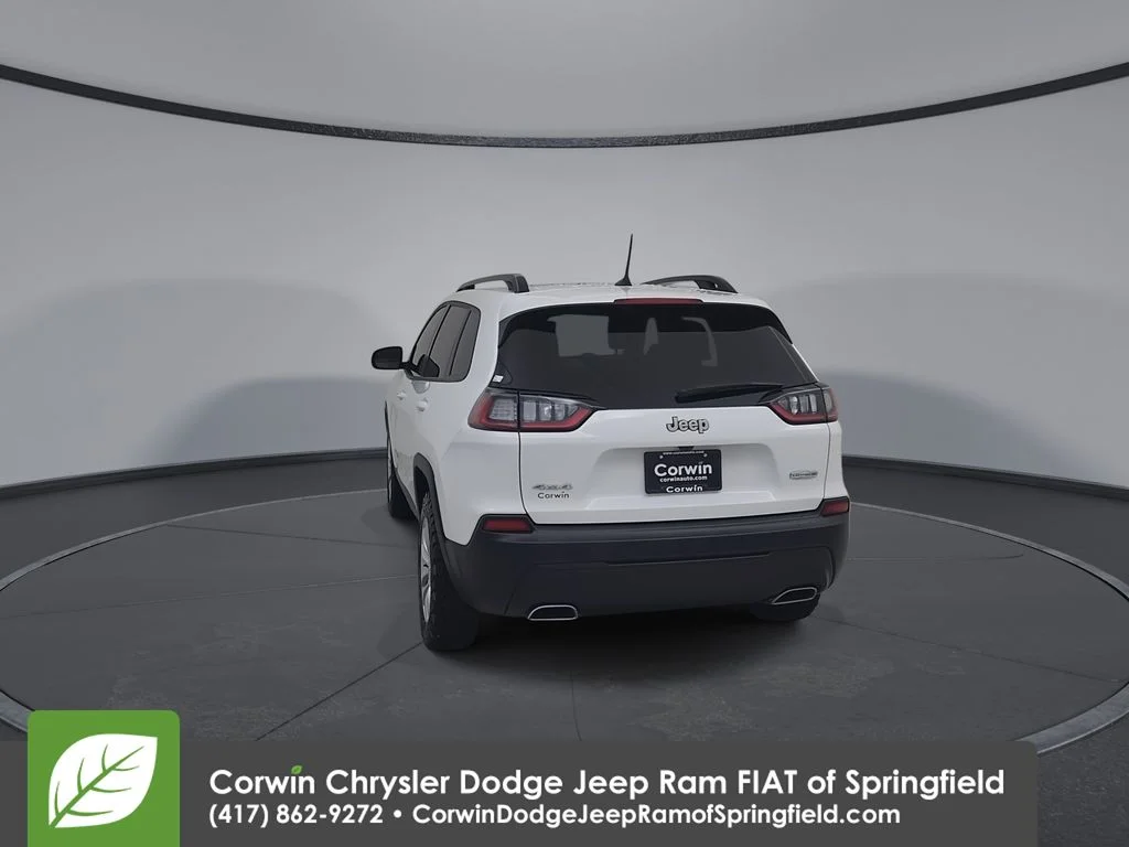 Certified Used 2022 White Jeep Latitude Lux image 12