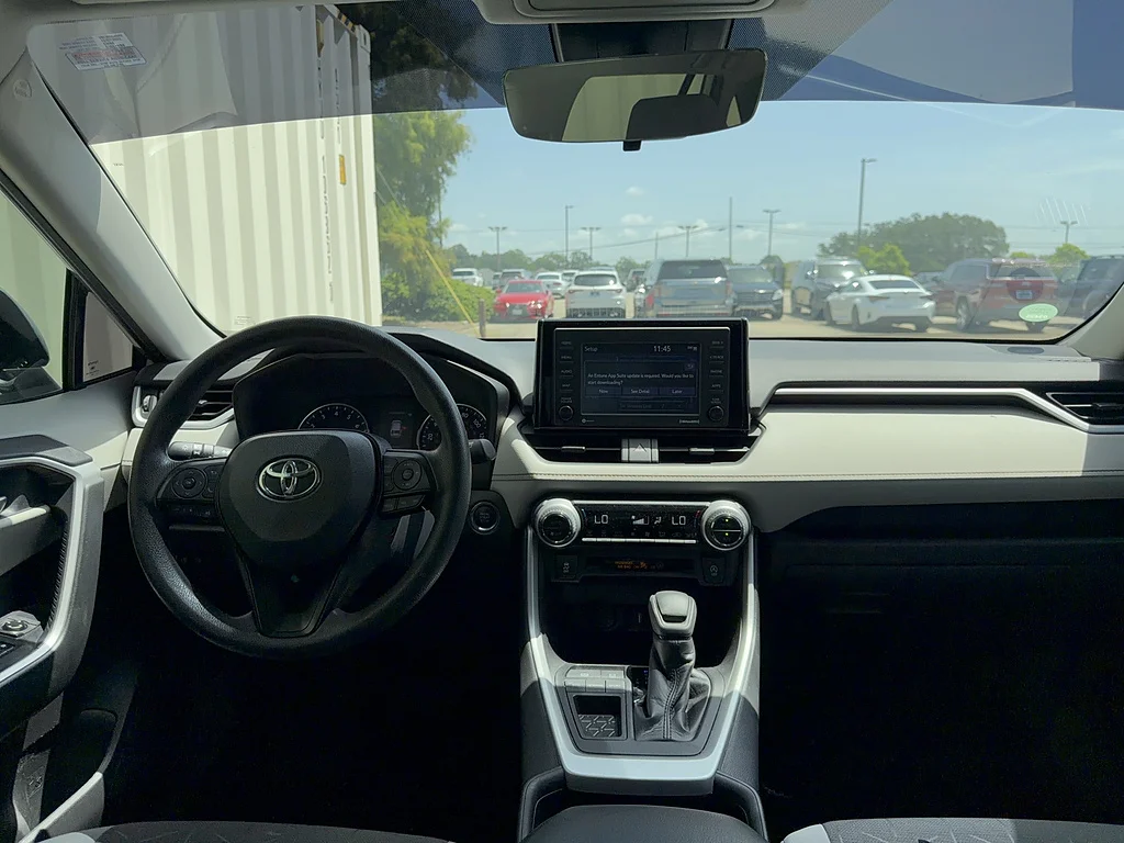 Used 2020 Silver Sky Metallic Toyota XLE image 3