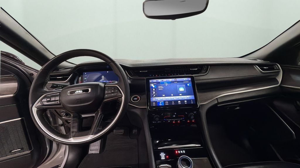 Used 2024 Silver Jeep 4xe image 10