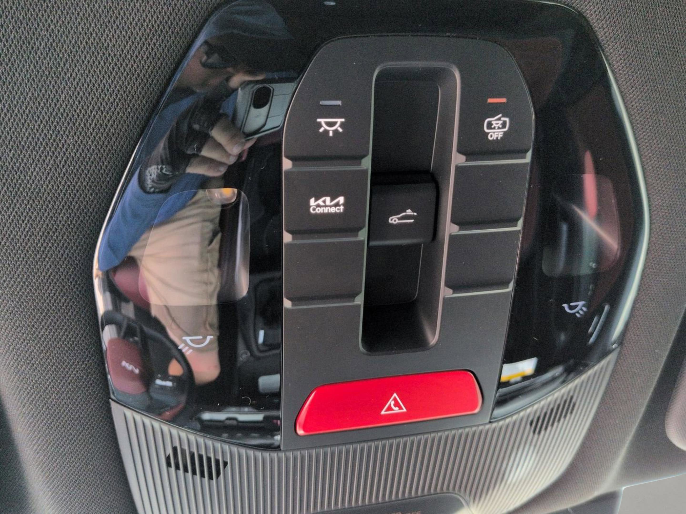 New 2026 Interstellar Gray Kia GT-Line image 22