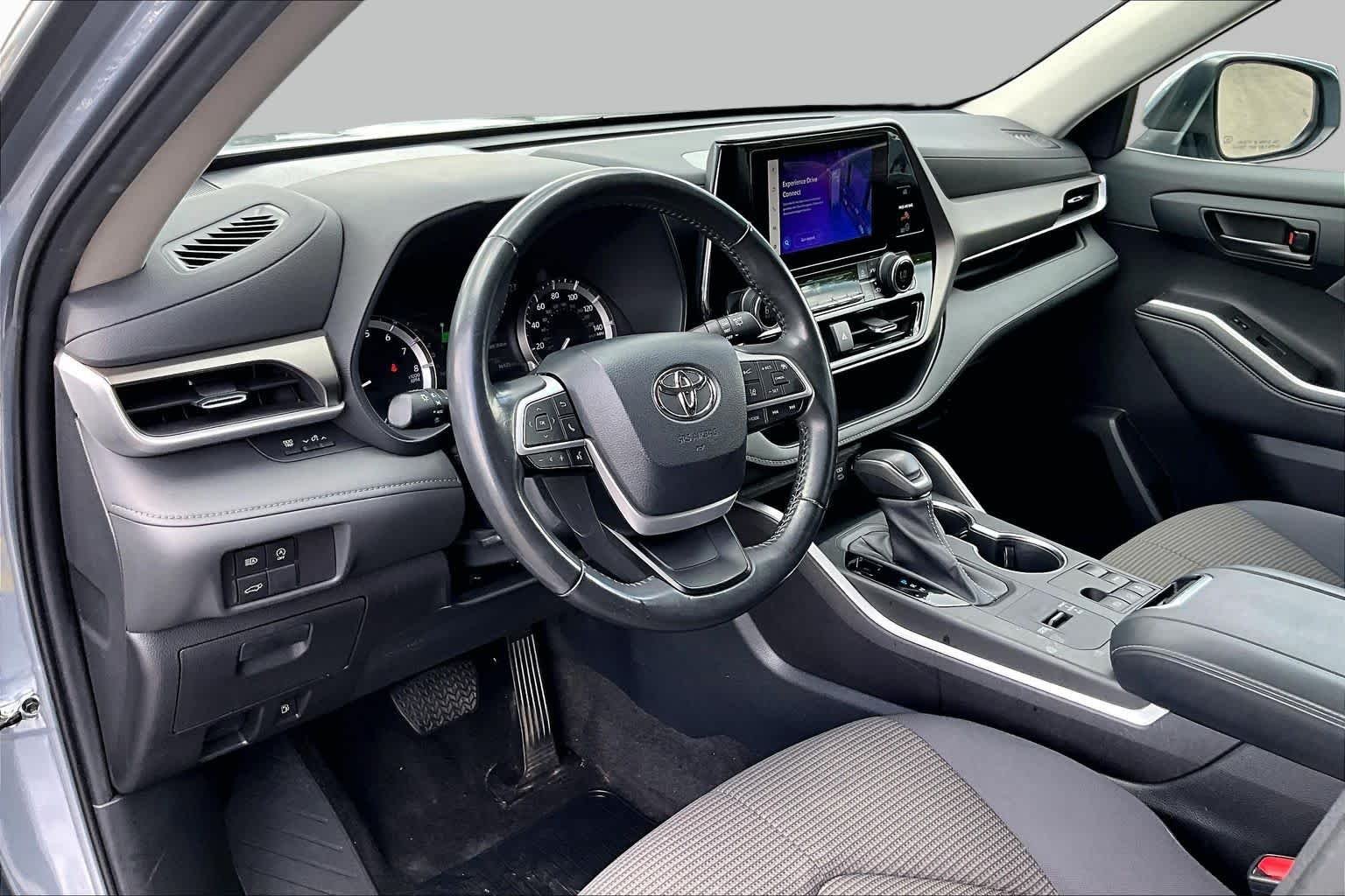 Used 2023 Moon Dust Toyota LE image 17