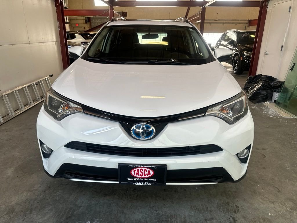 Used 2016 White Toyota XLE image 6