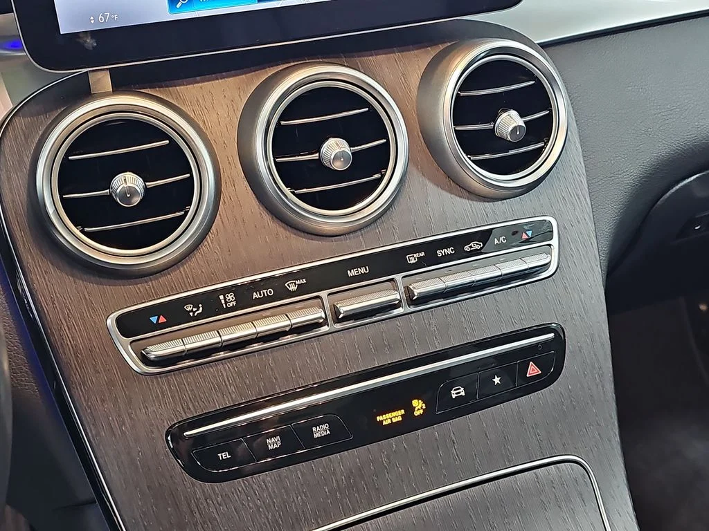 Used 2020  Mercedes-Benz GLC 300 image 26