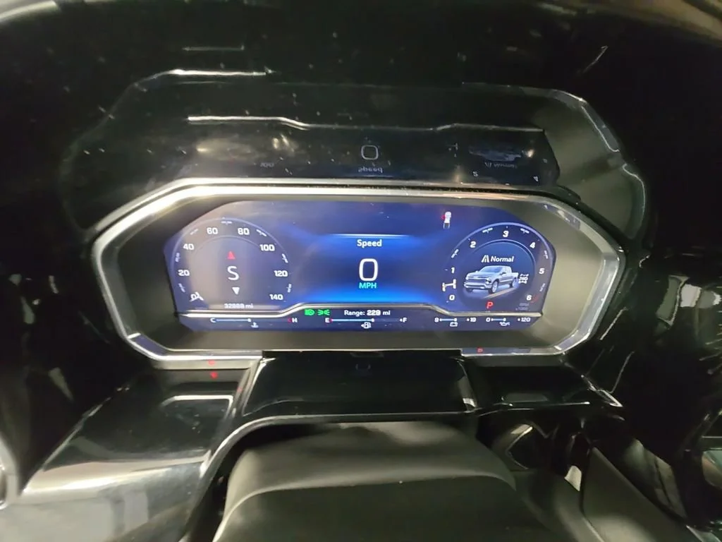 Used 2024 Summit White Chevrolet LTZ image 18