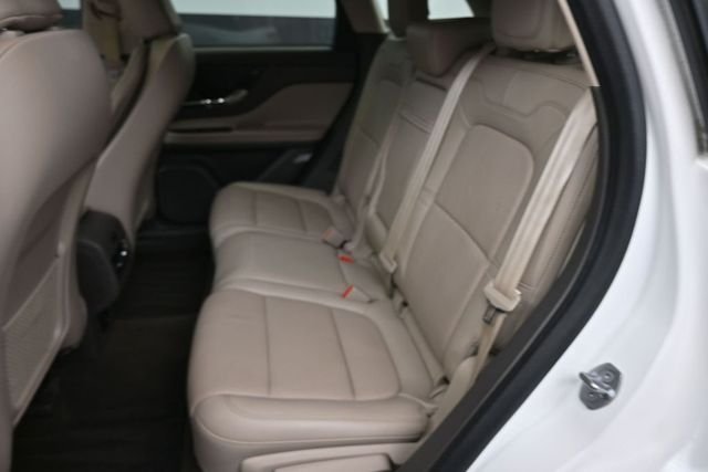 Used 2021 White Lincoln Reserve image 23