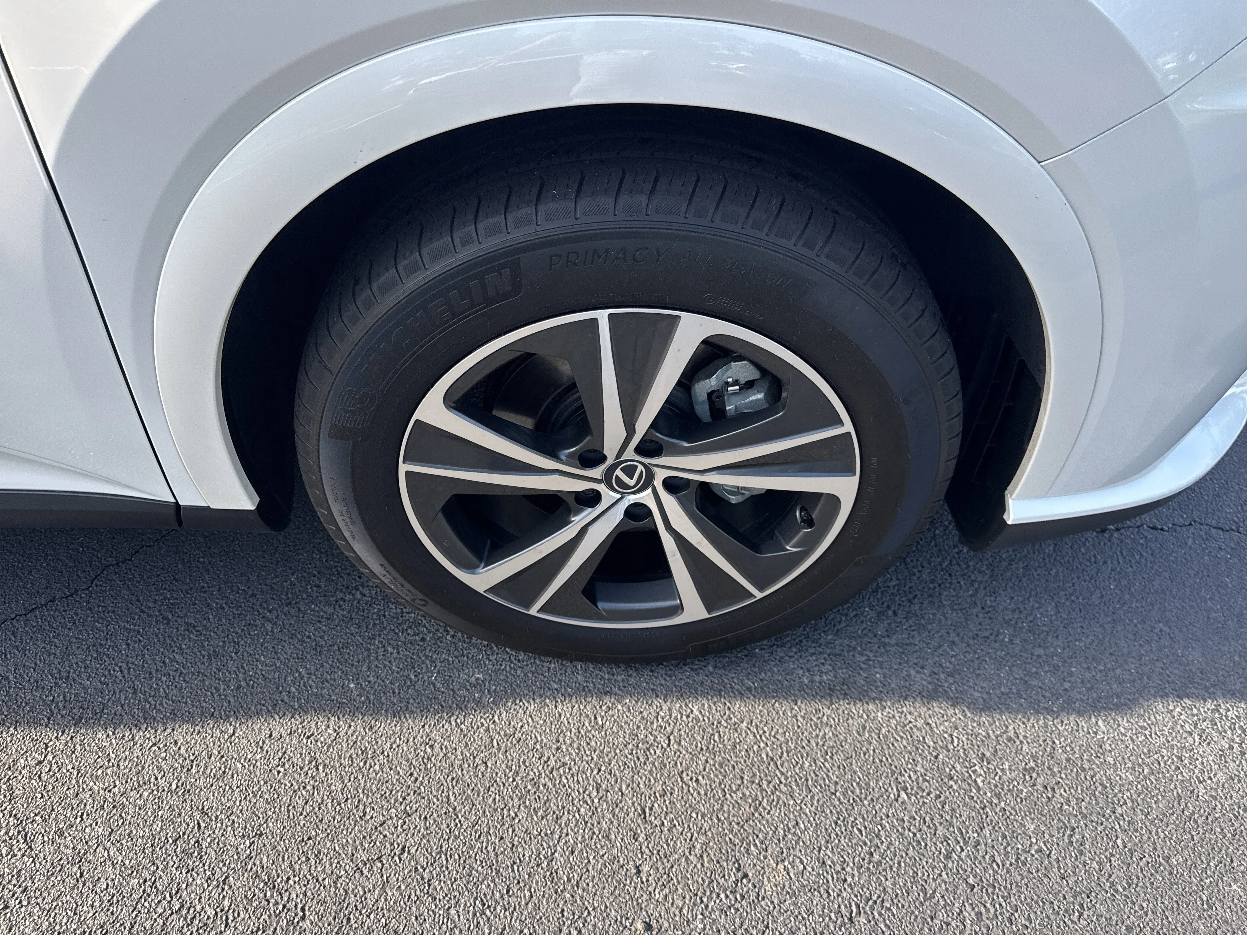 Used 2025  Lexus  image 10