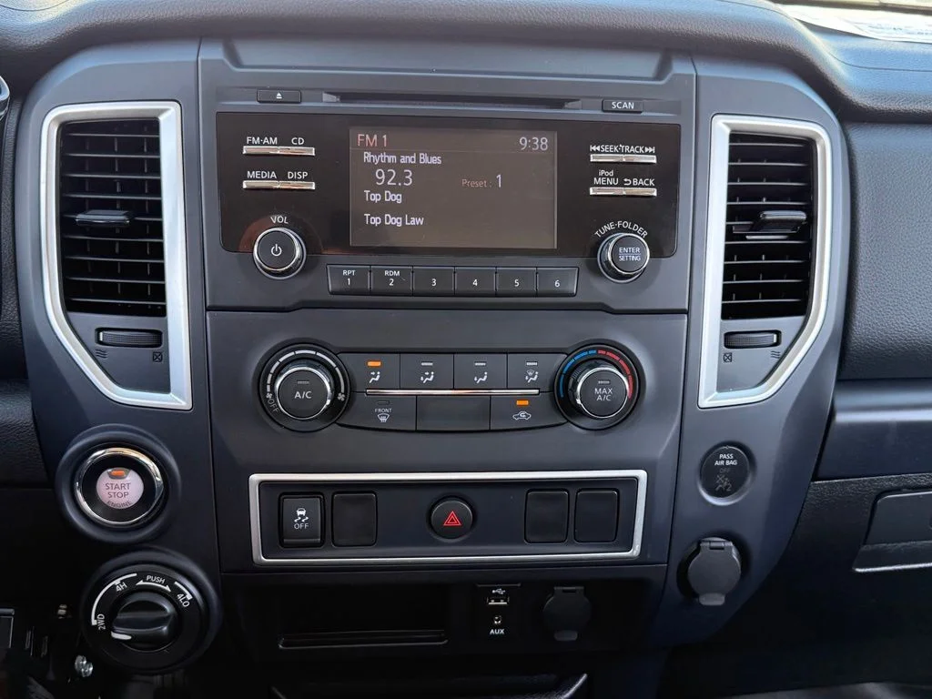 Used 2018 Black Nissan S image 22