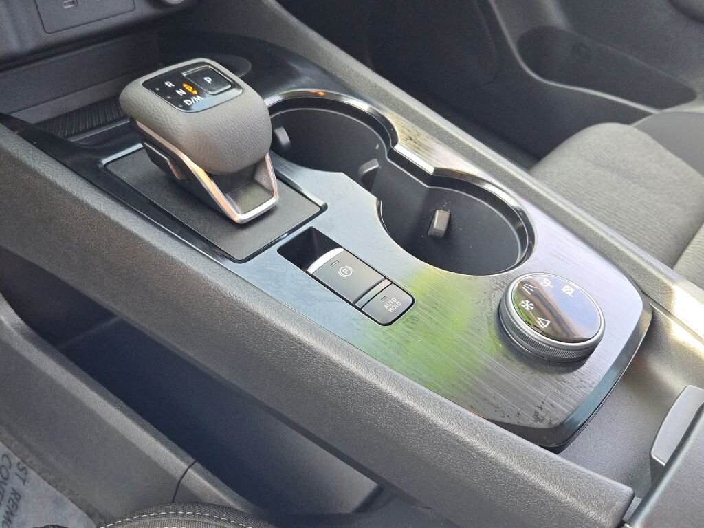 2025 Nissan Rogue SV - Photo 24