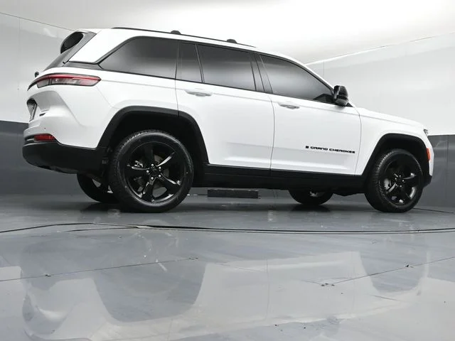 Used 2023 White Jeep Limited image 42