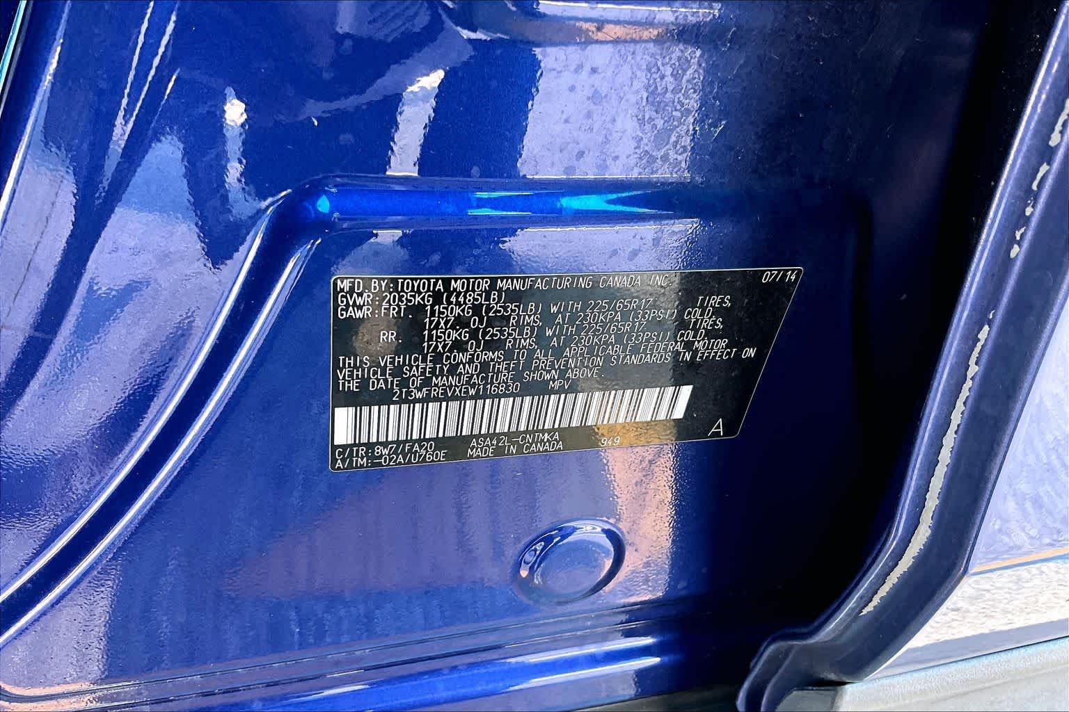 Used 2014 Blue Crush Metallic Toyota XLE image 33