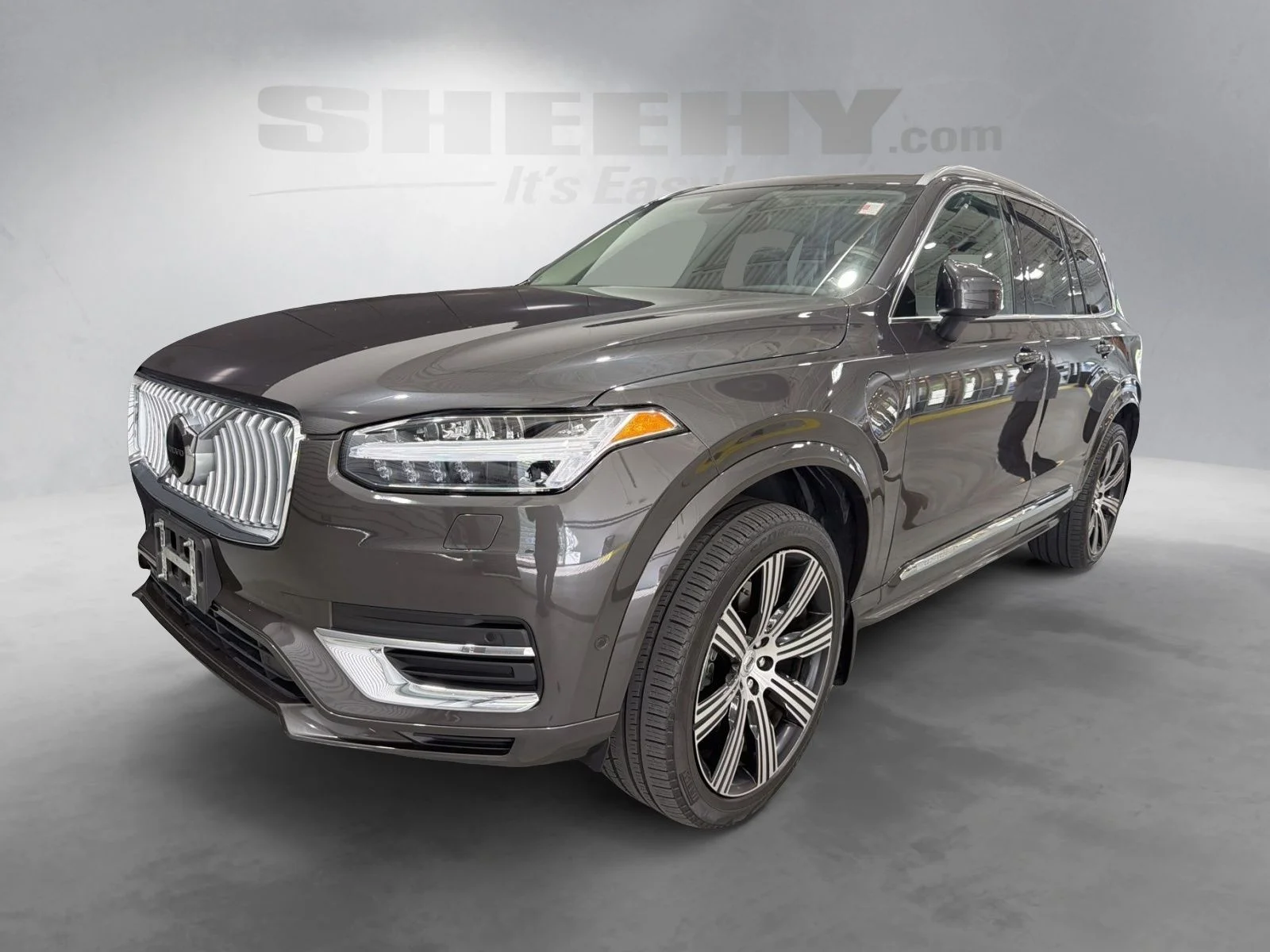 Used 2024 Gray Volvo T8 Plus Bright Theme 7 Passenger image 5