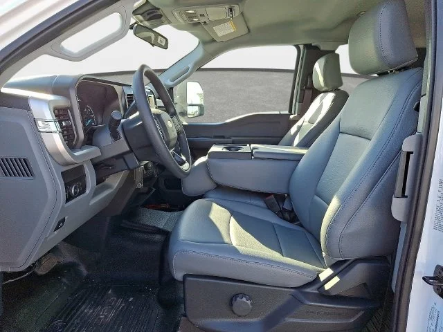 New 2026 Oxford White Ford XL image 9