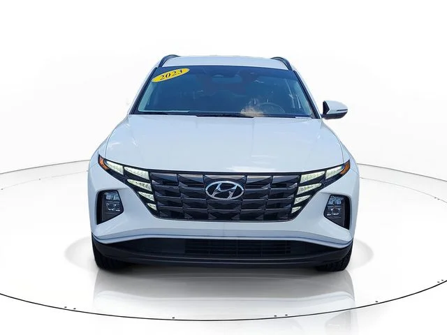 Used 2023 White Hyundai SEL image 2