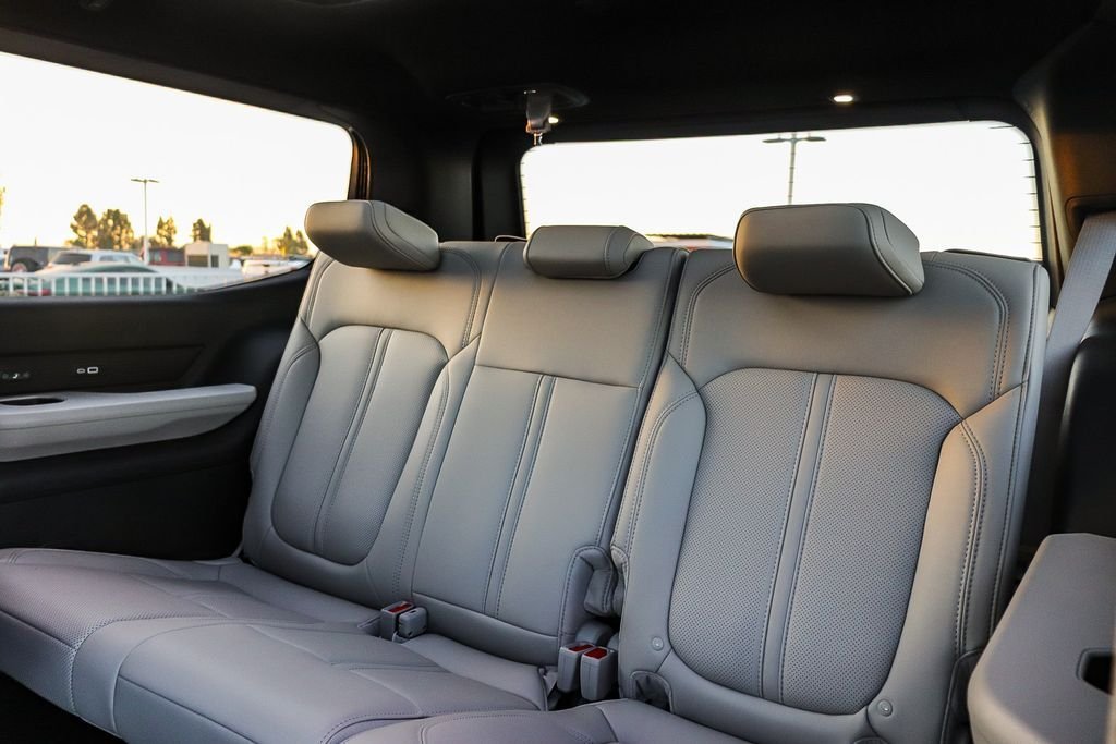 New 2026 Bright White Clearcoat Jeep Limited Reserve image 22