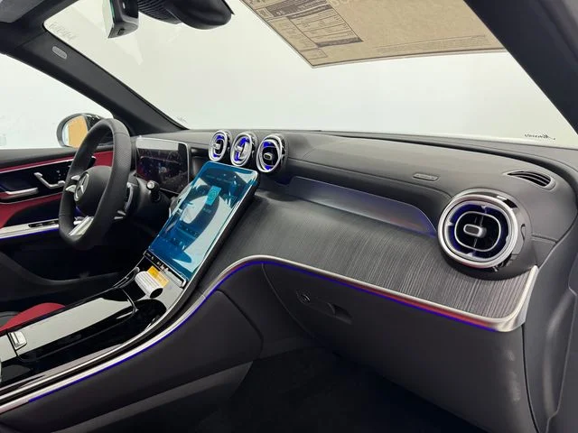 New 2027 White Mercedes-Benz GLC 300 image 39