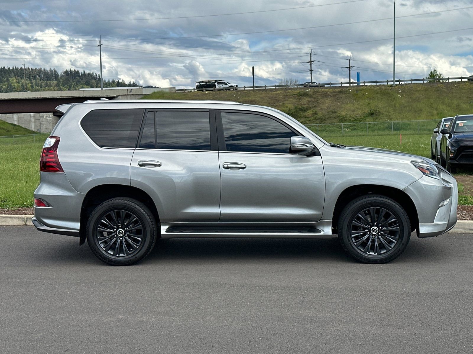 Used 2022 Silver Lexus 460 image 2