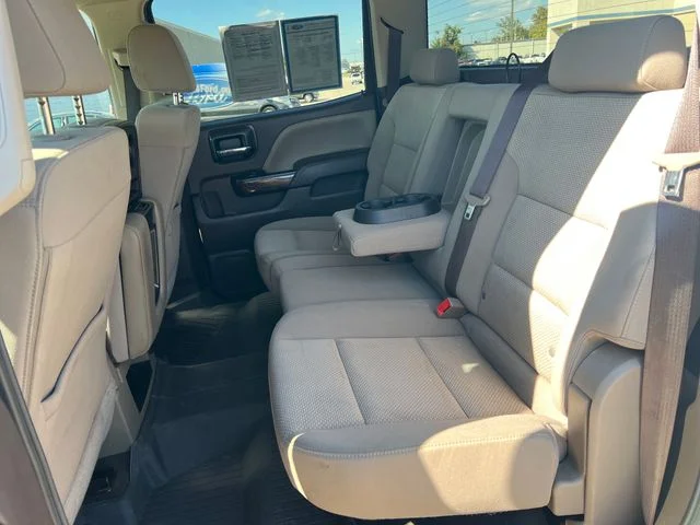 Used 2018 White Chevrolet LT image 32