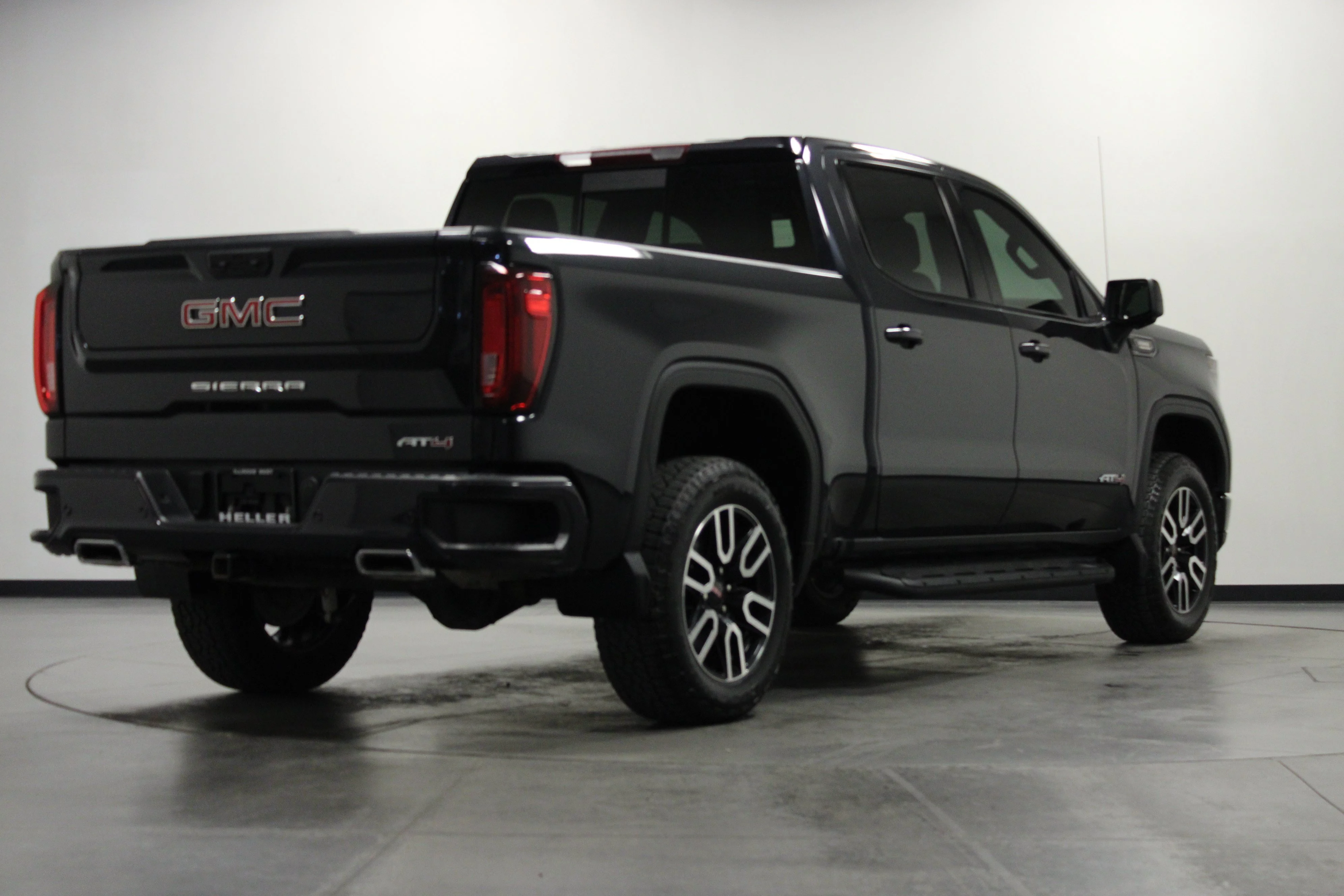 Used 2023 Titanium Rush Metallic GMC AT4 image 4